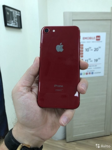 Apple iPhone 8 64Gb Red б/у идеал