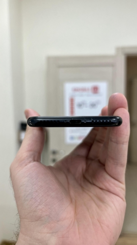 Apple iPhone SE (2020) 64Gb Black б/у