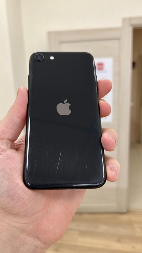 Apple iPhone SE (2020) 64Gb Black б/у