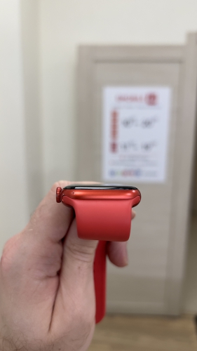 Apple Watch Series 6, 44 мм, корпус из алюминия цвета (PRODUCT)RED, спортивный ремешок красного цвета M00M3RU/A б/у идеал