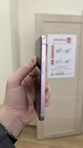 Apple iPhone 15 256Gb Pink б/у идеал