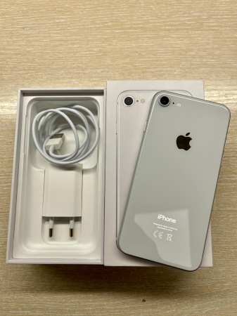 Apple iPhone 8 64Gb Silver б/у идеал