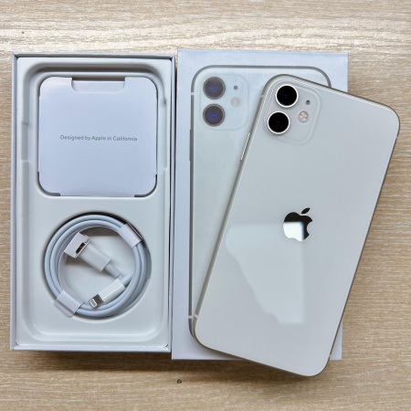 Apple iPhone 11 64Gb White б/у идеал