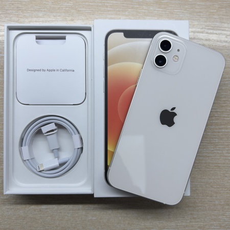 Apple iPhone 12 256Gb White б/у идеал