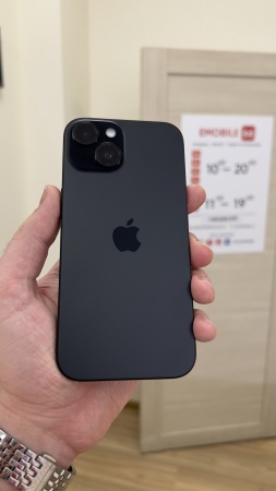 Apple iPhone 15 128Gb Black б/у идеал